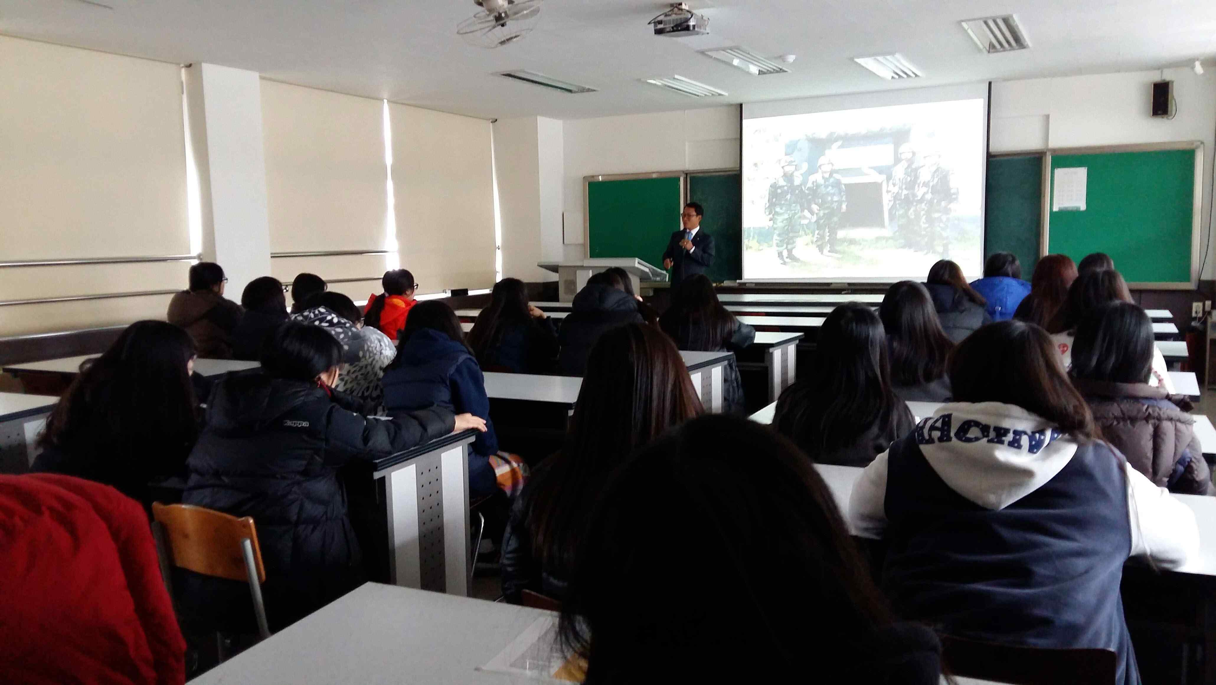 옥천고등학교 새내기유권자 연수 진행 장면
